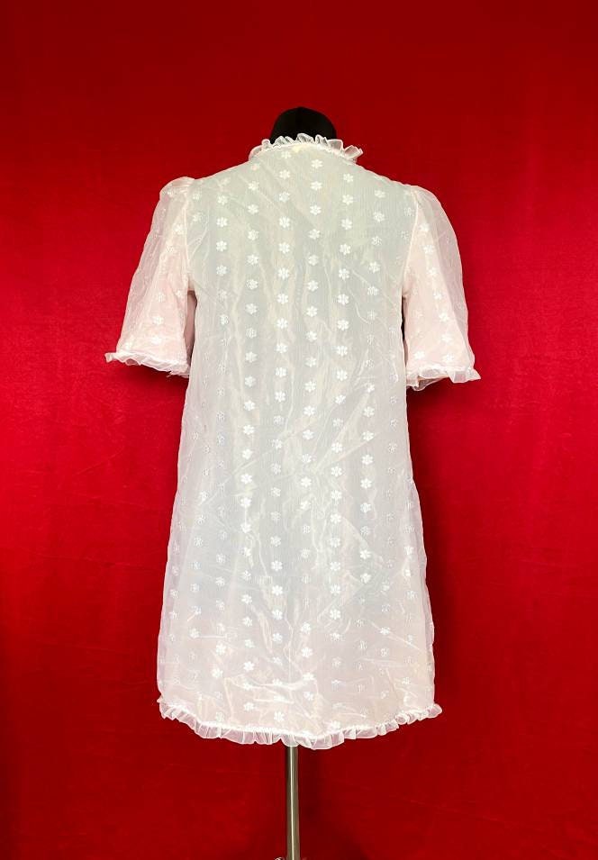 Vintage 1960s nylon night gown - night shift with flower embroidery and puffy sleeves