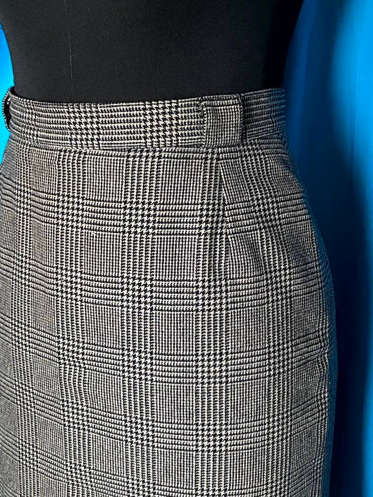 Vintage 90s does 40s plaid pencil skirt - midi skirt - 1990s vintage
