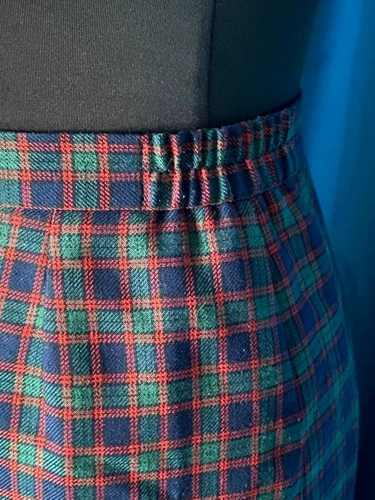 Vintage plaid pencil skirt - 1990s does 1940s - straight skirt