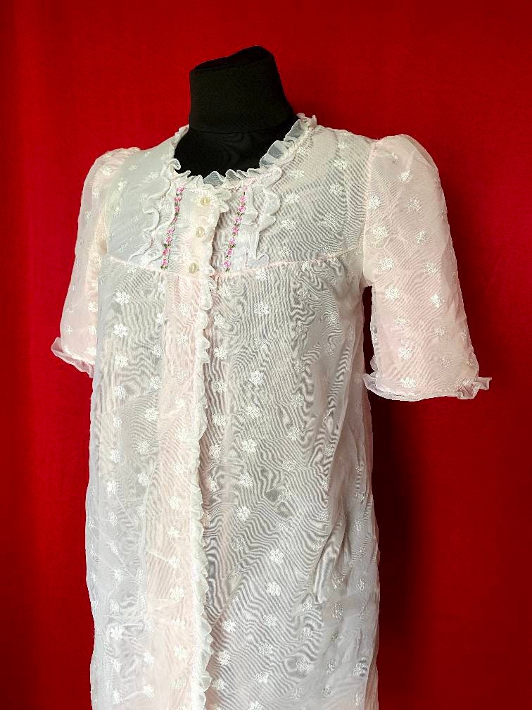 Vintage 1960s nylon night gown - night shift with flower embroidery and puffy sleeves