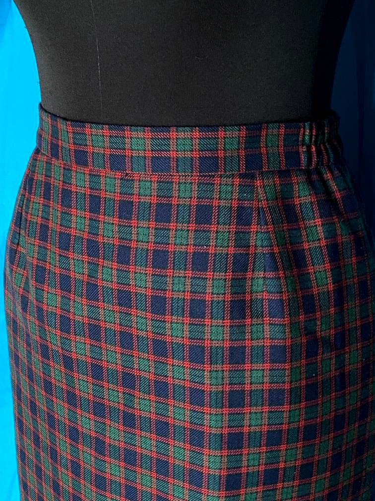 Vintage plaid pencil skirt - 1990s does 1940s - straight skirt