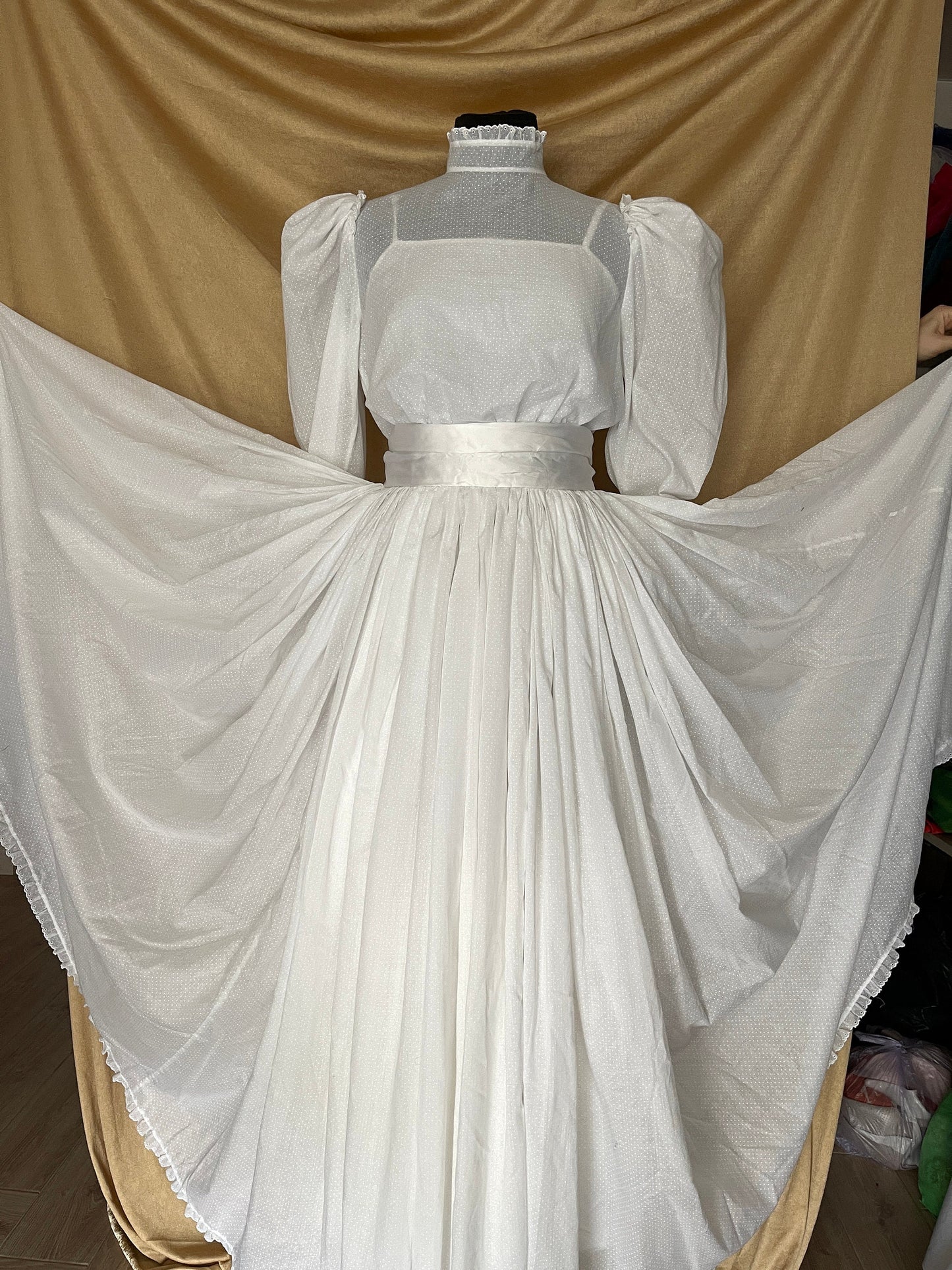1970s does Edwardian vintage wedding dress, summer white muslin dress, Edwardian style white dress
