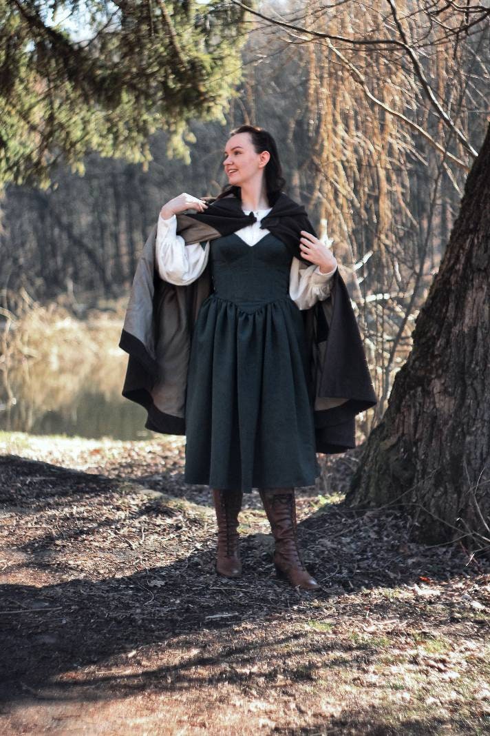 Hooded Cape "Linden" - Raglan Woollen Cape - LOTR Inspired Fantasy Cape With Leaf Decoration - Hobbit Style Coat