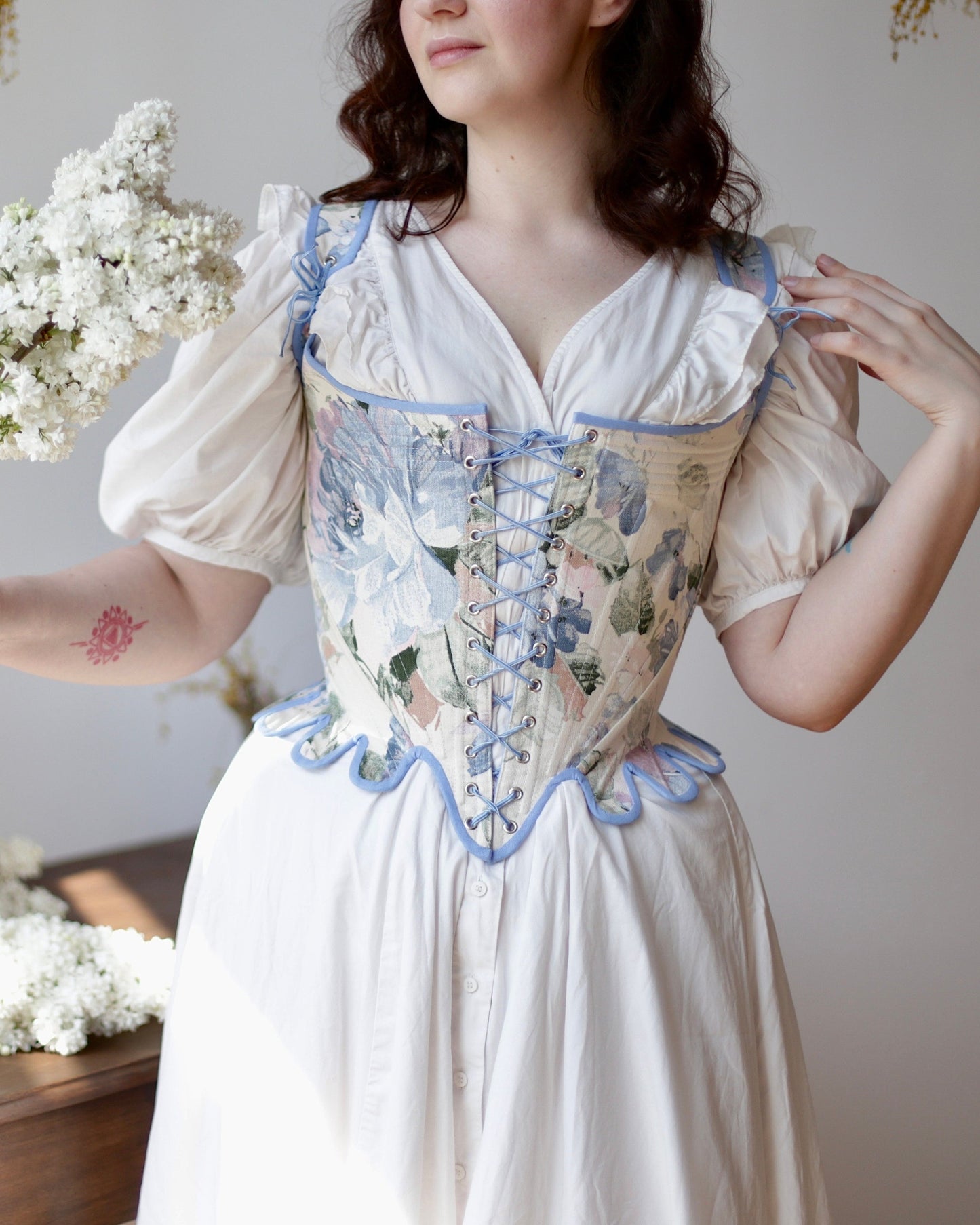 Historical Late 18th Century Stays "Fantasia" – Reversible Midbust Corset – Half-Boned Stays – Elizabethan & Renaissance