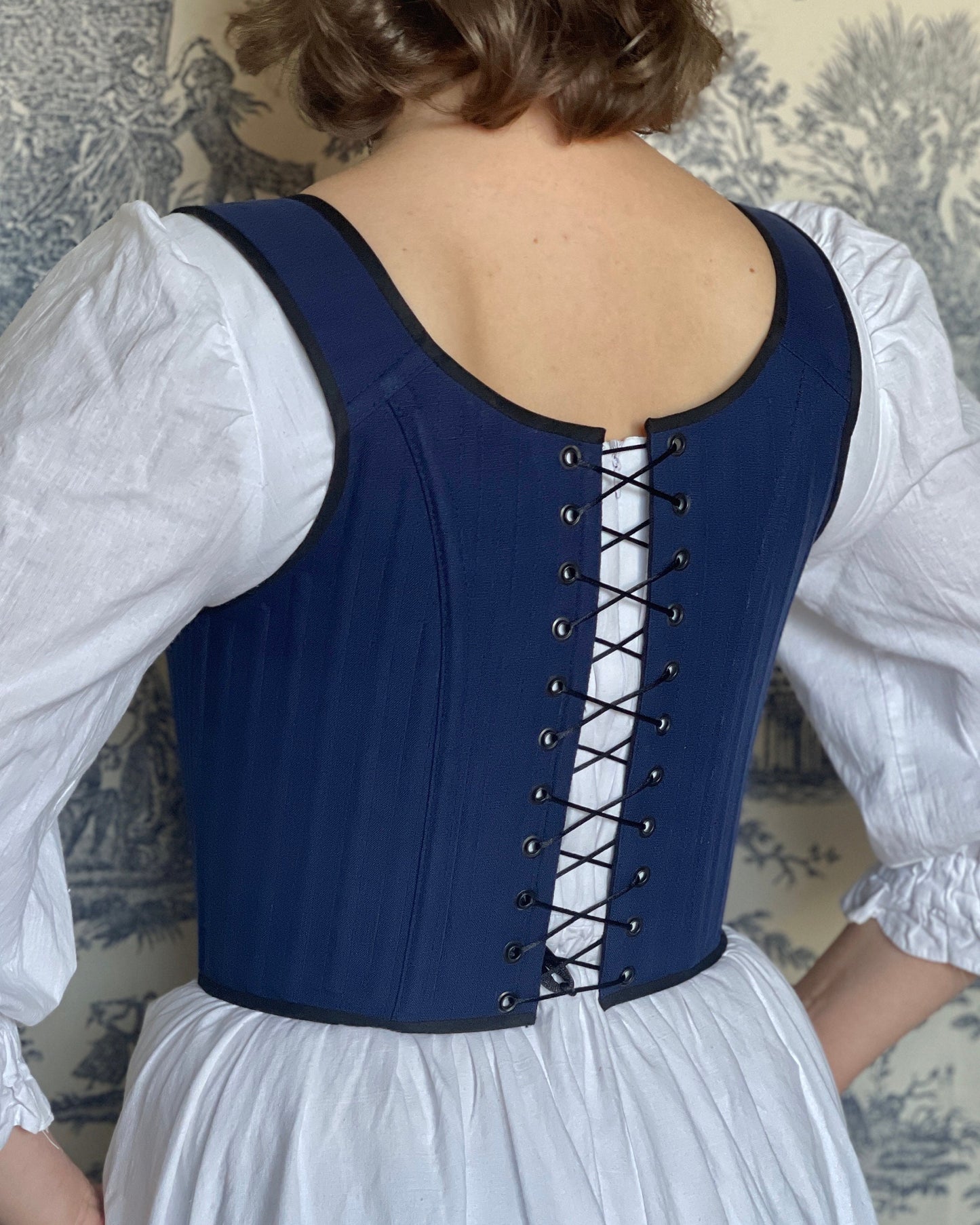 Tudor-Inspired Stays "Majesty" – Reversible Historical Fully Boned Renaissance Corset – 16th-17th Century Elizabethan Stays